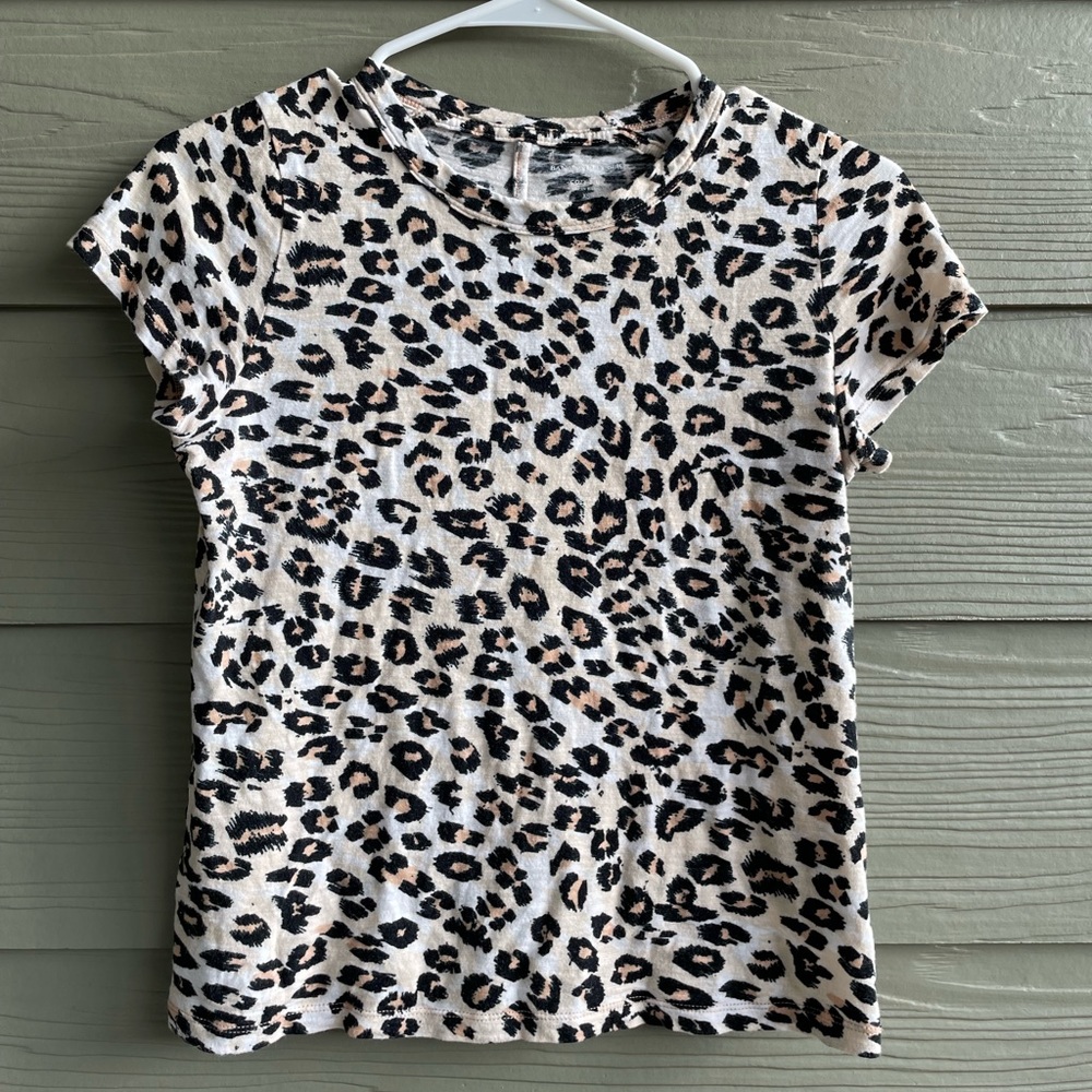 2 animal print t-shirts / XS & S